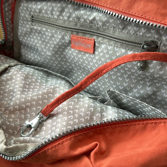 Kipling Ravier Backpack great gift idea - furry monkey keychain - Picture 7 of 7